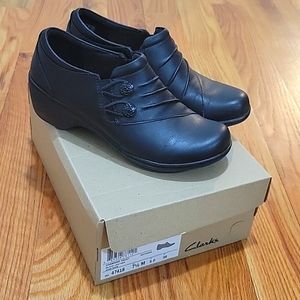 Clarks slip on low shoe/bootie Black EUC